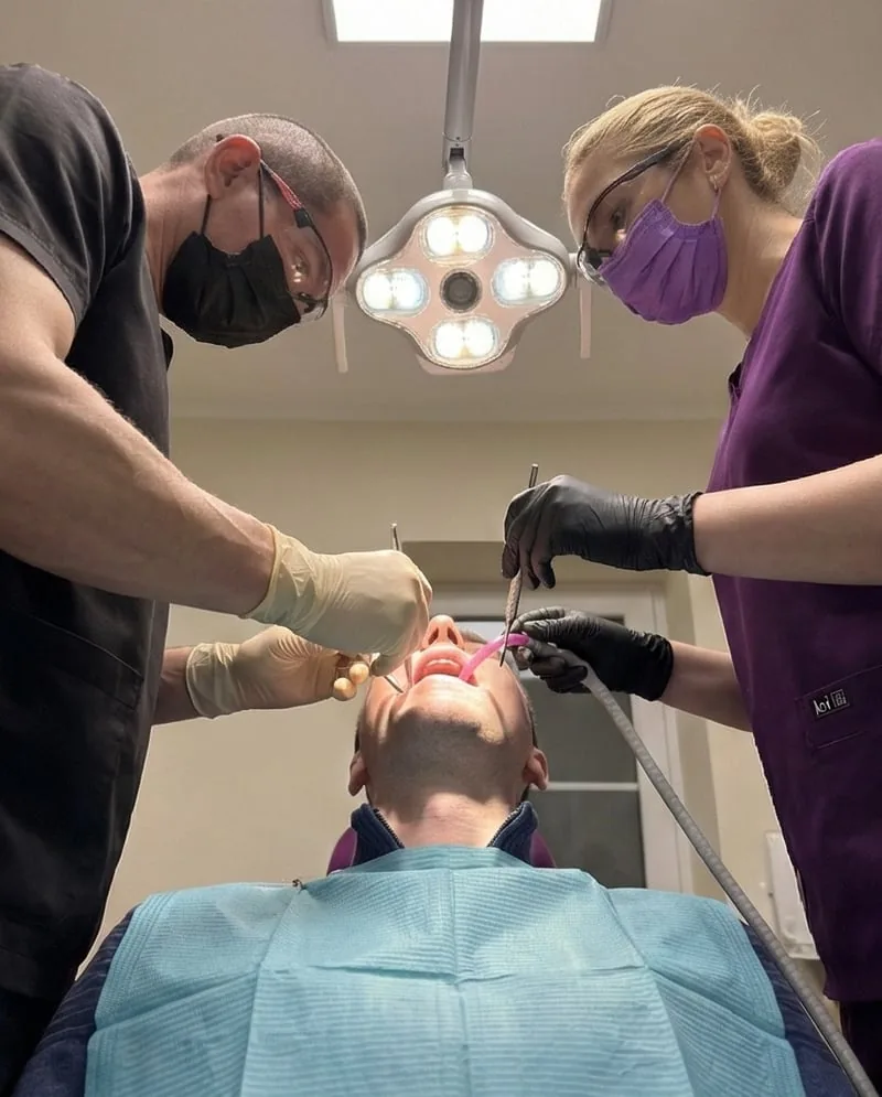 DentaField Clinic - Clinică stomatologică în București