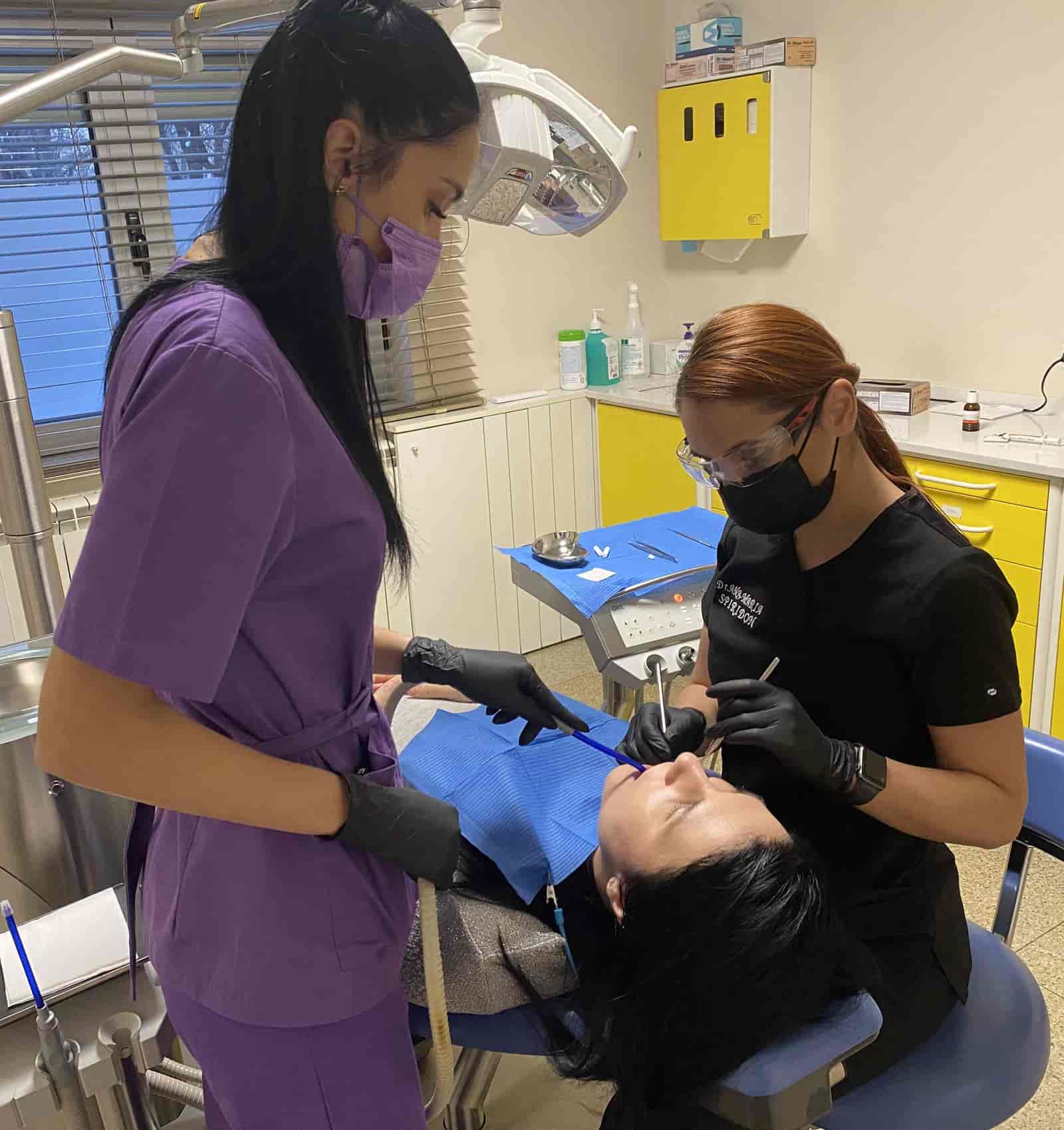 DentaField Clinic - Clinică stomatologică în București